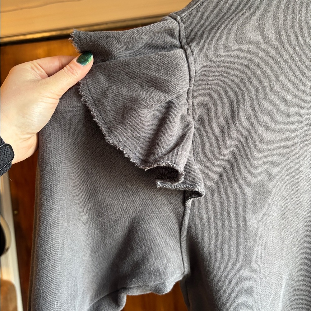EUC Aerie Ruffle Sleeve 100% Cotton Sweatshirt | Women’s Small OVERSIZED 23” PTP - Picture 11 of 16